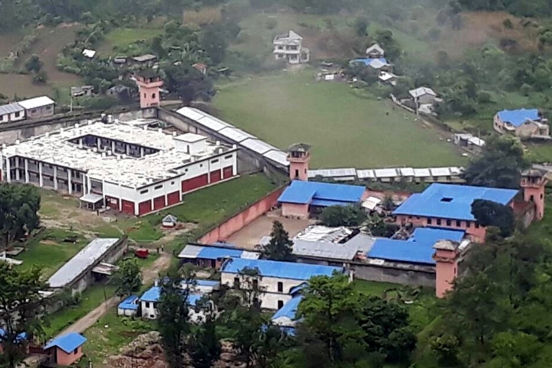 कारागारभित्रै सीप सिकेर कमाउँछन् कैदीबन्दीहरू