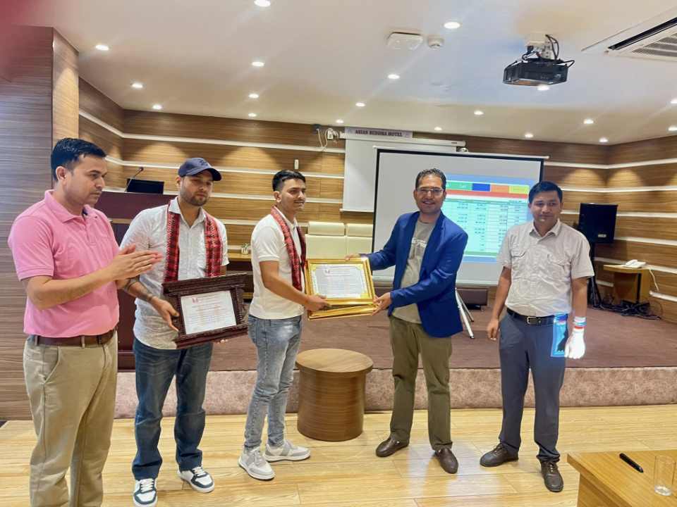 मञ्जुश्री फाइनान्सको धनगढी ब्रान्च बन्यो देशभरमै उत्कृष्ट ब्रान्च