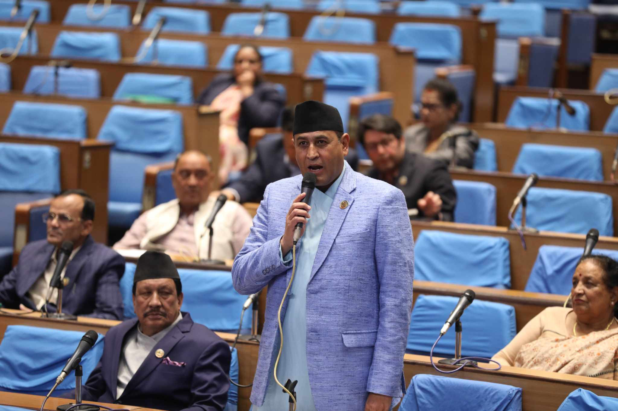 शिक्षक आन्दोलनबारे शिक्षामन्त्रीको जवाफ माग