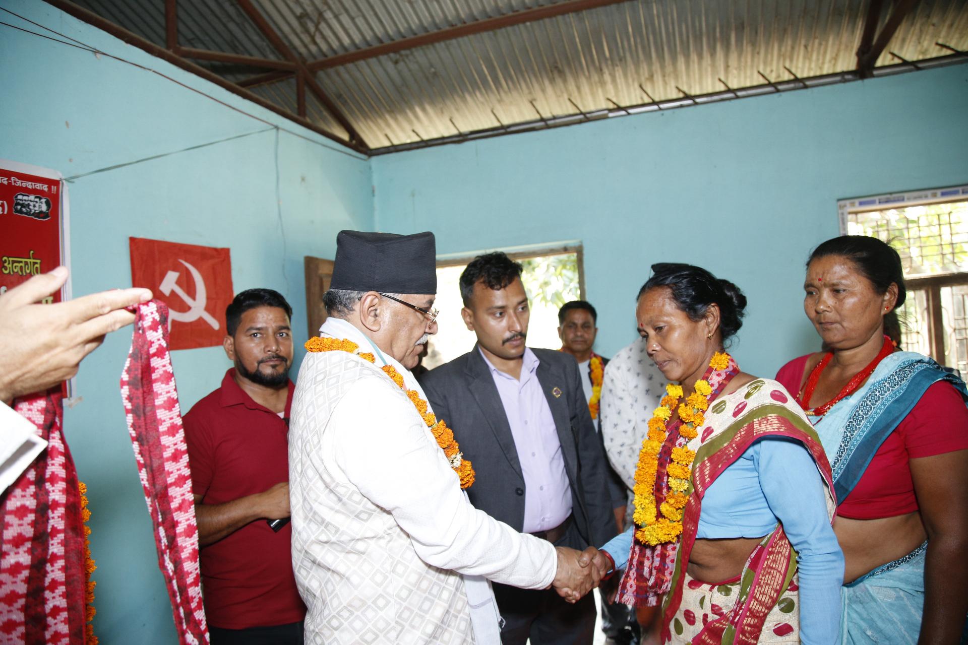 शहीदका पीडा बिर्सेका छैनौँ – प्रचण्ड