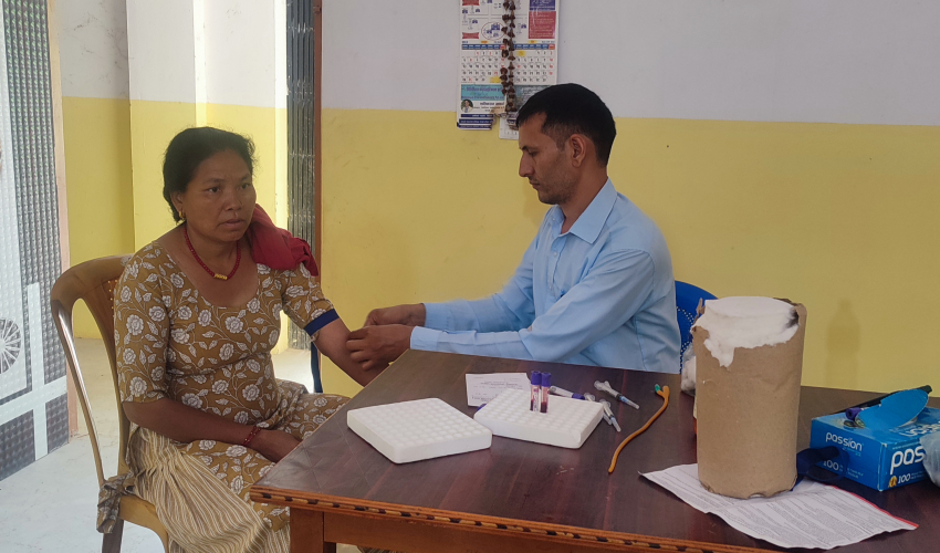 कञ्चनपुरमा थारु समुदायका एक हजार आठ सयको रगत परीक्षण