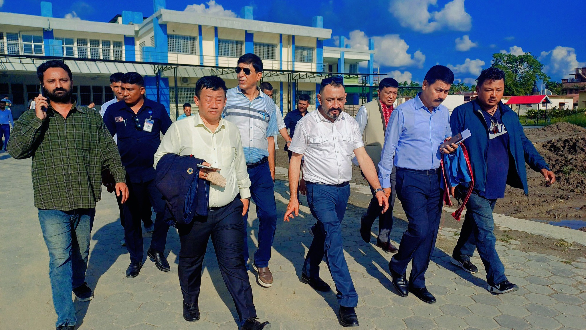 जनशक्तिको अभावमा मेची अस्पतालको सेवा खस्किएपछि मन्त्रीलाई बुझाइयो ज्ञापनपत्र