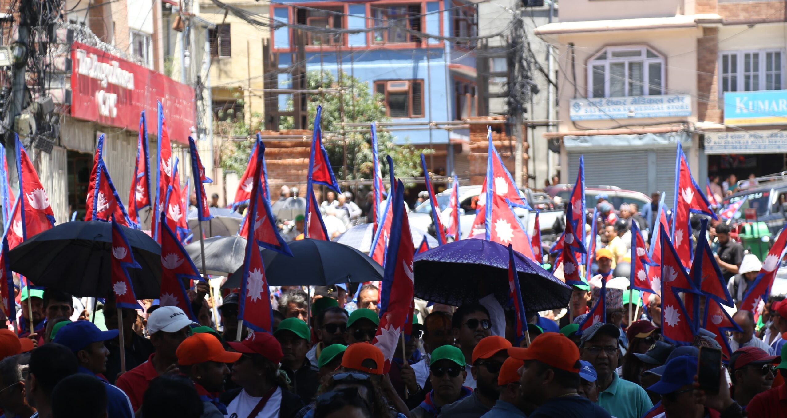 एमालेकै अगाडि प्रधानमन्त्री ओलीविरुद्ध नाराबाजी