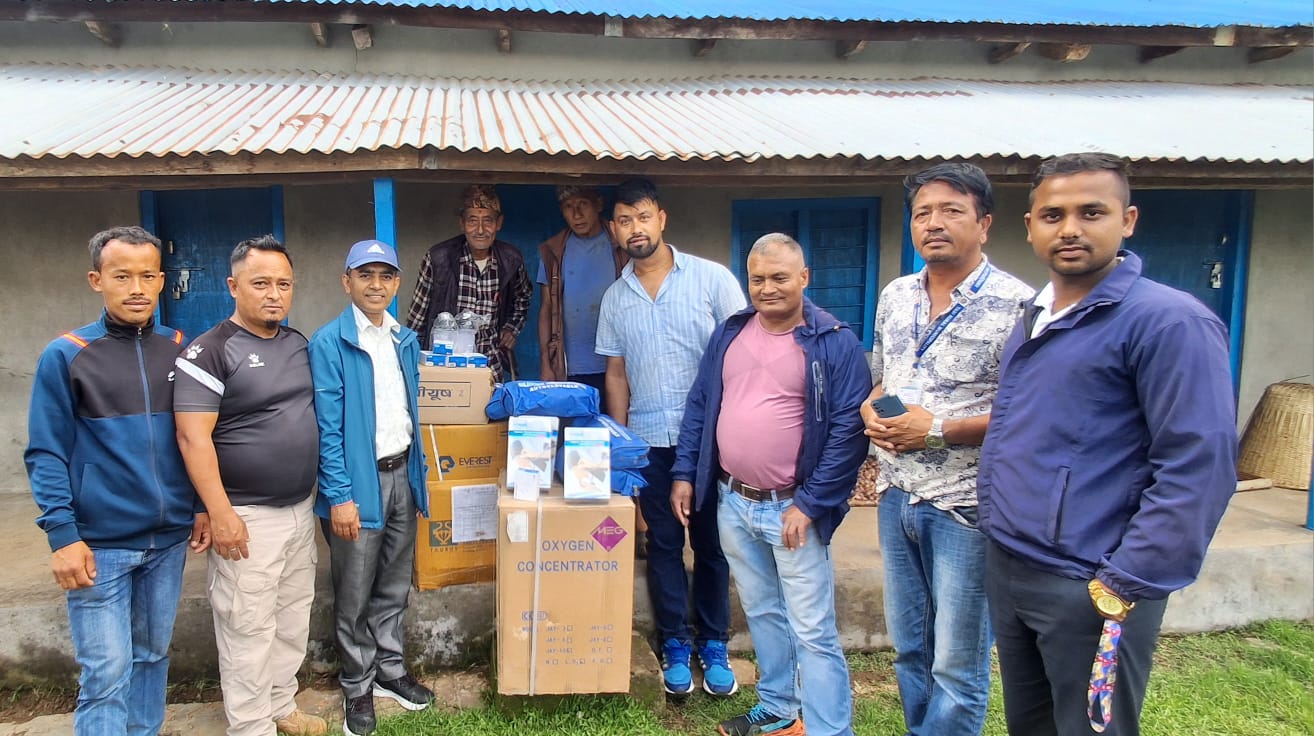 स्वास्थ्य केन्द्रलाई आधुनिक उपकरण प्रदान