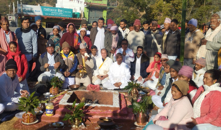 २५ वर्षदेखि दलित बस्तीमा कर्मकाण्ड गर्दै : बैतडीका ज्योतिषी पन्त