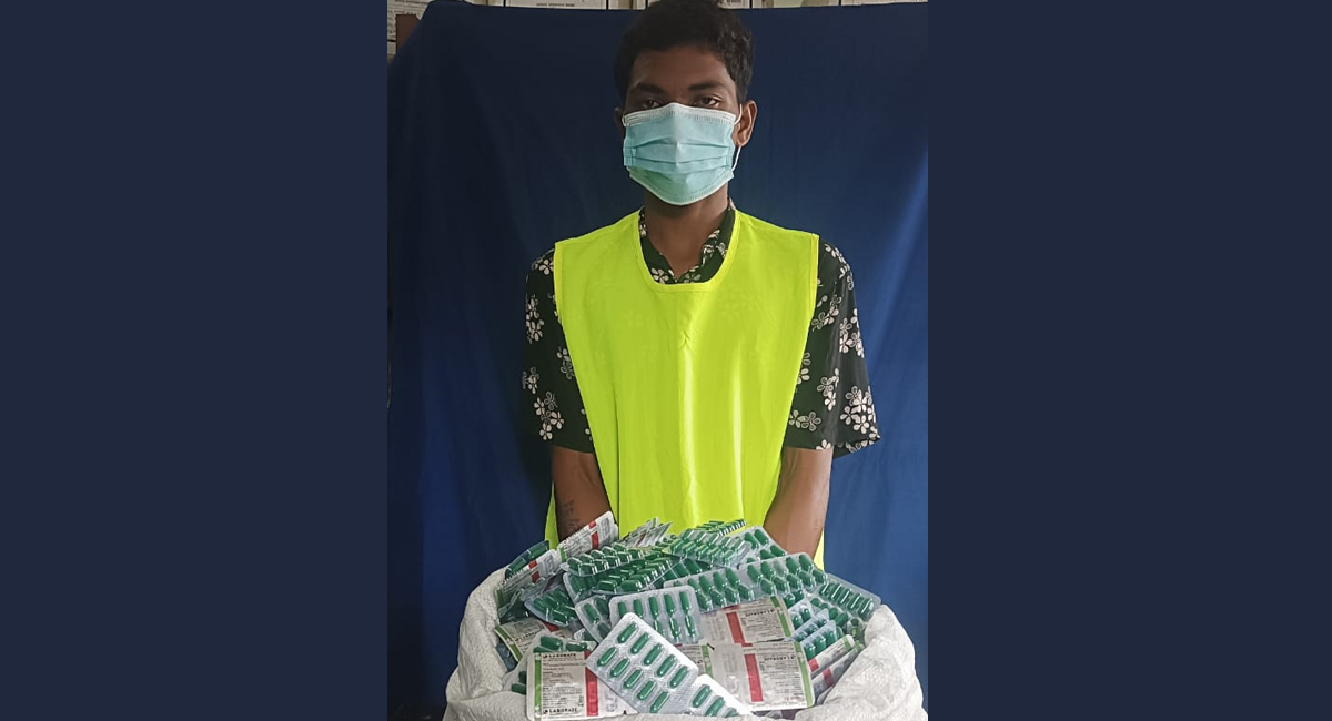 लागुऔषधसहित एक पक्राउ