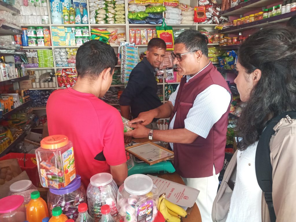 स्याङ्जाका औषधी पसलमा अनुगमन