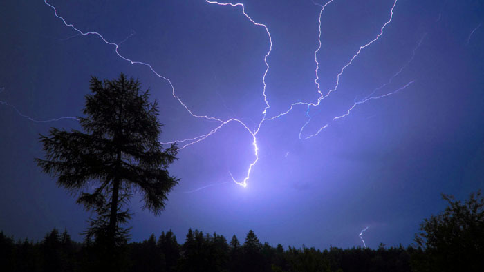 देशमा तीन वायुको प्रभाव कायमै, आज यी प्रदेशमा हुनेछ चट्याङसहित वर्षा