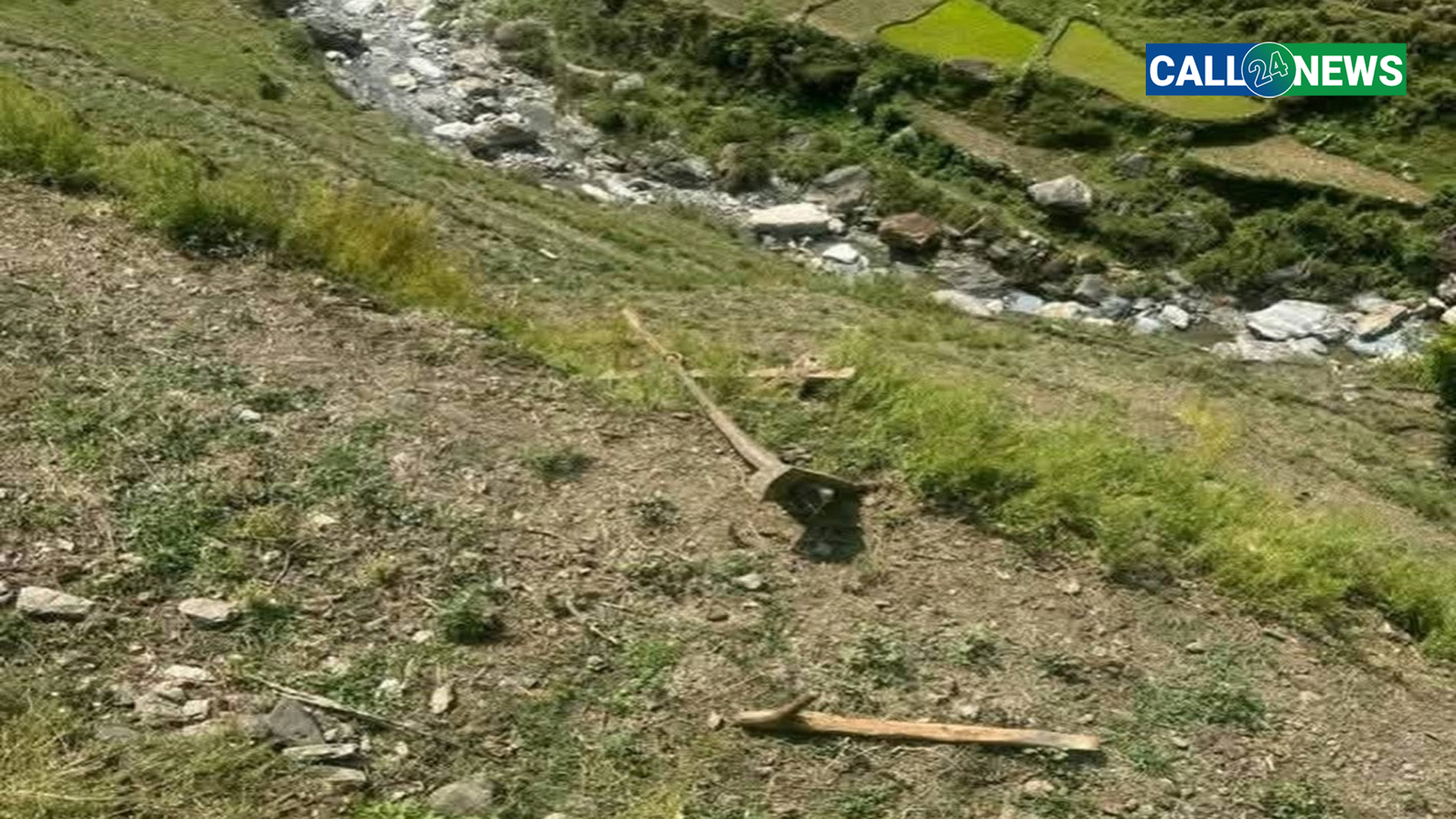 खेत जोतीरहेका ऐडी भिरालो जमिनबाट खसे, एक हल गोरु सहित सधैंका लागी अस्ताए !