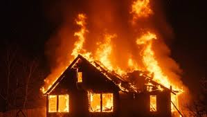 बैतडीको एक घरमा विद्युत् सर्ट भएर आगलागी, १३ लाखको क्षति