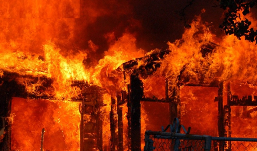 कञ्चनपुरमा गोठमा आगलागी हुदाँ चार लाखको क्षति