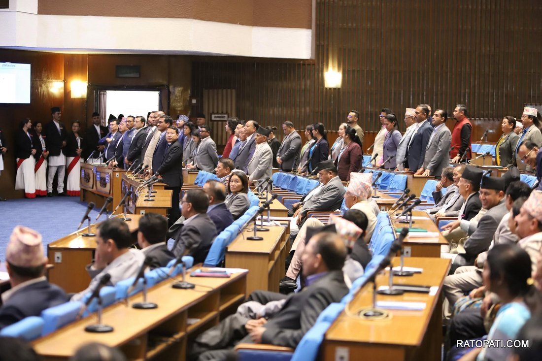 सभामुखले सत्ता पक्षलाई बोल्न समय दिएपछि संसदमा होहल्लासहित नाराबाजी