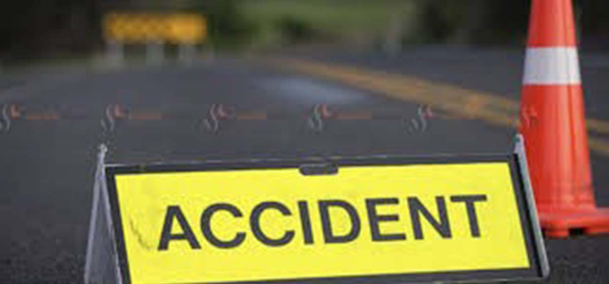 रोकिराखेको ट्रकमा मोटरसाइकल ठोक्किँदा दुईको मृत्यु, एक घाइते