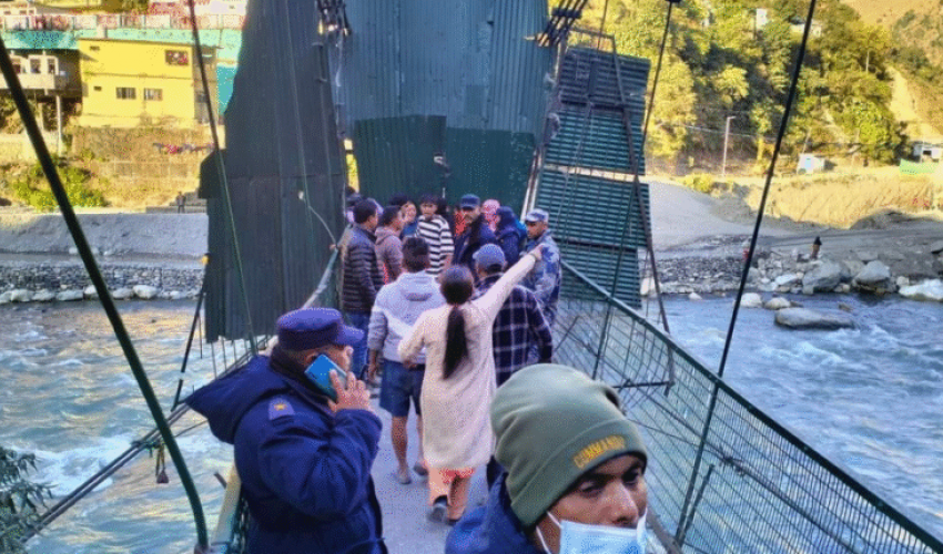 दार्चुलामा महाकाली नदीको झोलुङ्गे पुल बन्द