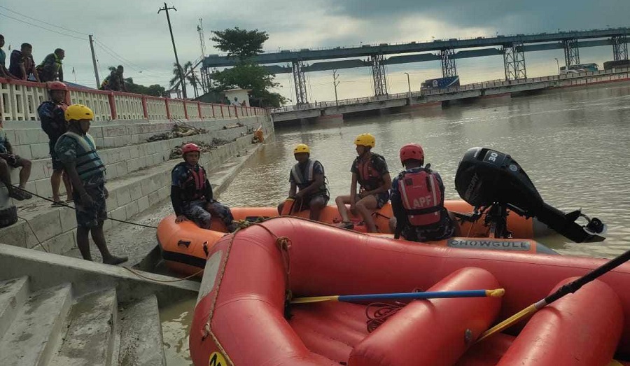 सप्तकोशी नदीमा बेपत्ता भएका एक गोताखोरको शव फेला