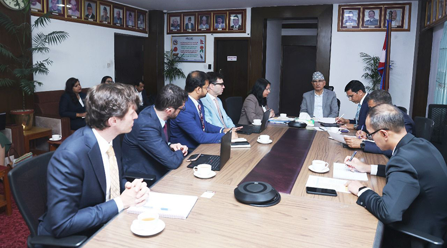 अर्थमन्त्री र आईएमएफ मिसन प्रमुखबीच भेटवार्ता