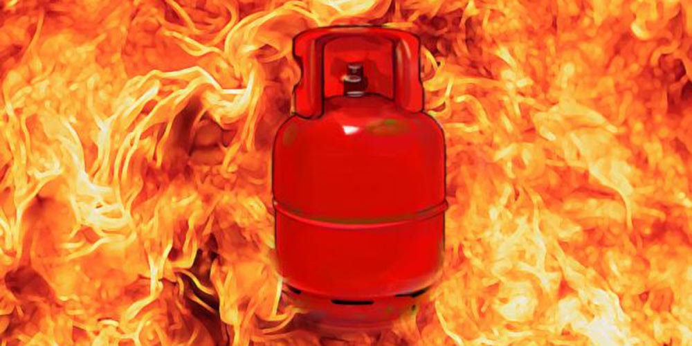 कञ्चनपुरमा ग्यास लिक भएर आगलागी हुँदा १५ लाखको क्षति