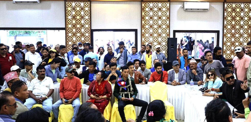 राजावादीको बैठकमा लिङ्देनलाई प्रश्न- संसद् चाहिएको भए आन्दोलन किन?