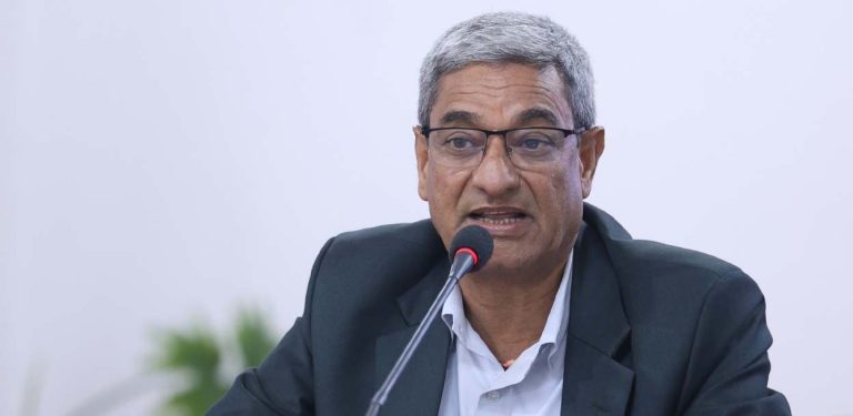 गृहमन्त्री रमेश लेखकले पारे भिजिट भिसा प्रकरणमा स्पष्ट