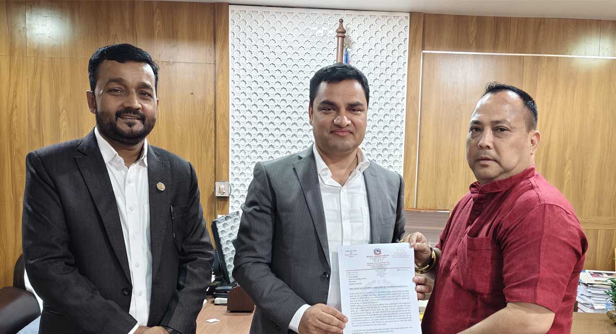 नारायणी अस्पतालमा भएको लापरबाहीबारे उच्चस्तरीय छानबिन समिति गठन गर्न स्वास्थ्यमन्त्रीसँग माग