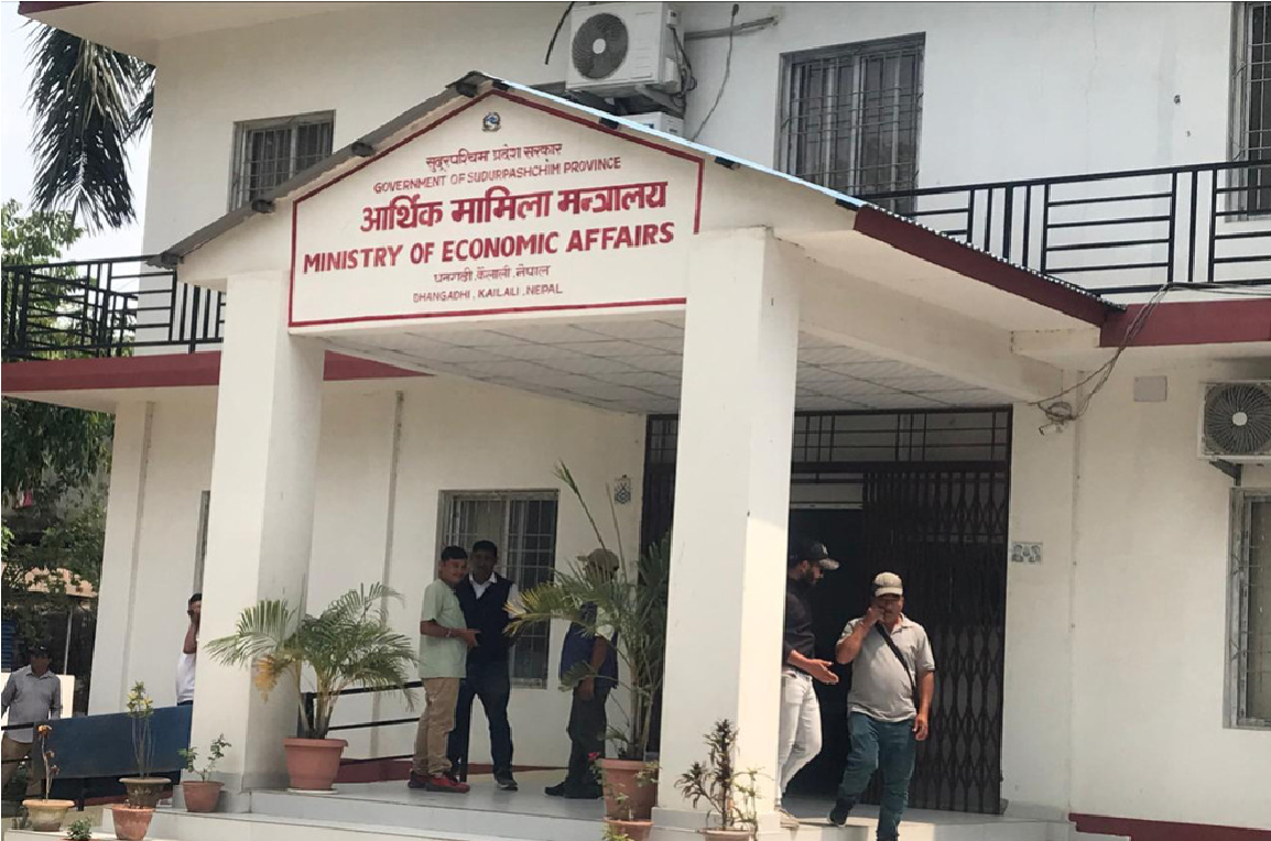 सुदूरपश्चिमका मन्त्रालयमा योजना माग्नेको लर्को