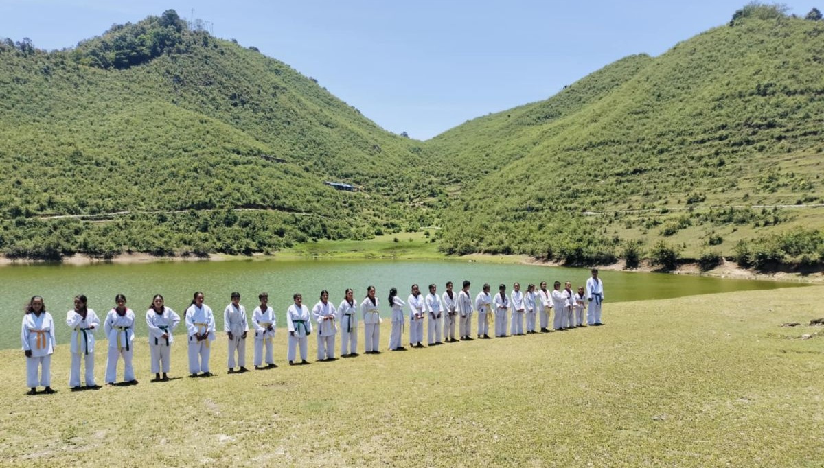 बाजुराको छेडेदह ताल किनारमा खेल प्रशिक्षण