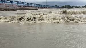 महाकालीमा पानीको बहाव एक लाख क्युसेक माथि पुग्यो !