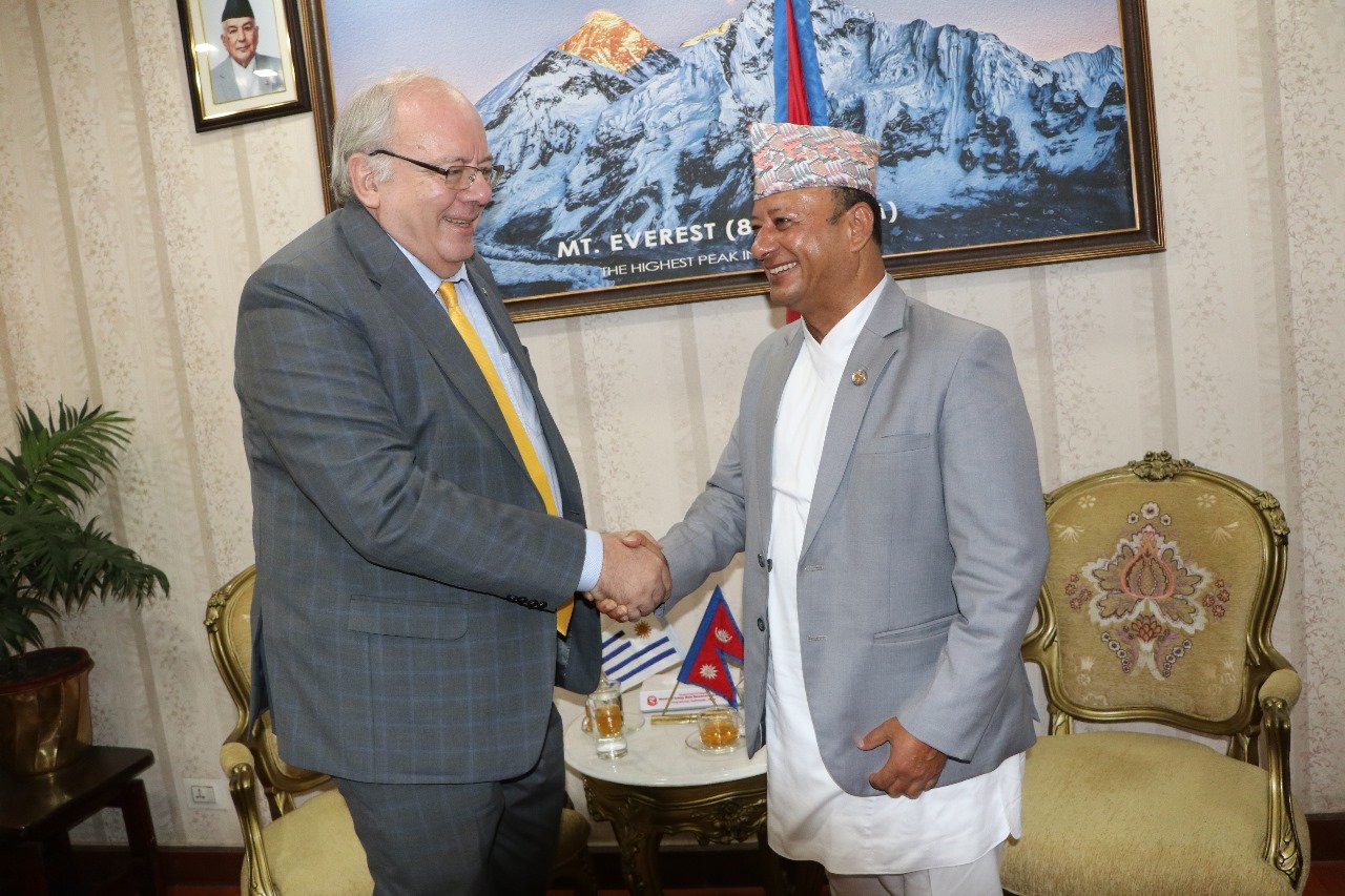 ऊर्जामन्त्री खड्का र उरुग्वेका गैरआवासीय राजदूतबीच भेटवार्ता