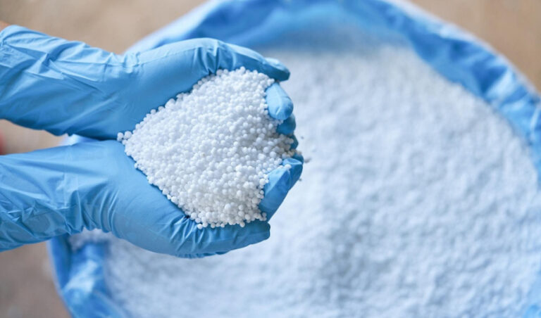 कञ्चनपुरमा कोटामार्फत रासायनिक मल बिक्रीवितरण