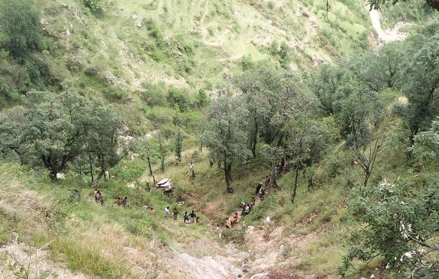 डोटीमा जिप दुर्घटना, २ जनाको मृत्यु, ६ जना घाइते