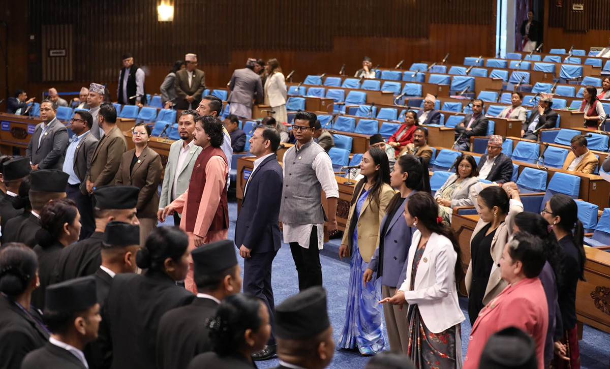 रास्वपालाई राप्रपाले दिएन साथ, माग पूरा नभएपछि संसद् बैठकबाट बाहिरिए