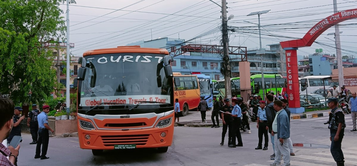 पोखराबाट २० वटा पर्यटक गाडी काठमाडौं र चितवन स्कर्टिङ