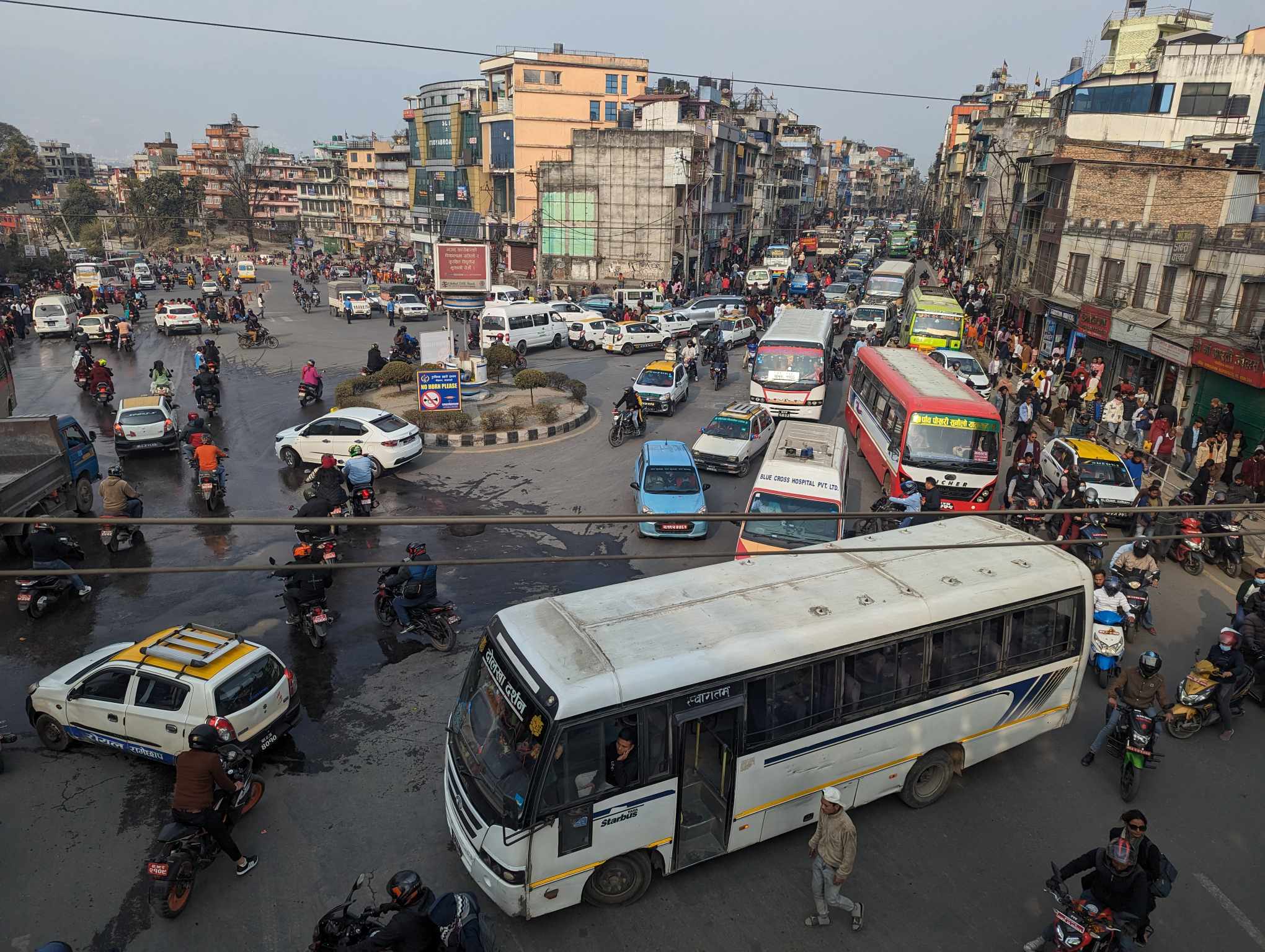 यातायात व्यवसायी किन उत्रिएका छन् सडकमा ?