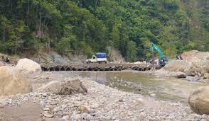 बाजुराको सडक पाँच वर्षदेखि  अलपत्र, ठेकेदार फरार