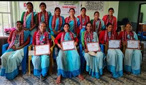 डोटीमा स्वास्थ्यकर्मी र स्वयंसेविकालाई सम्मान