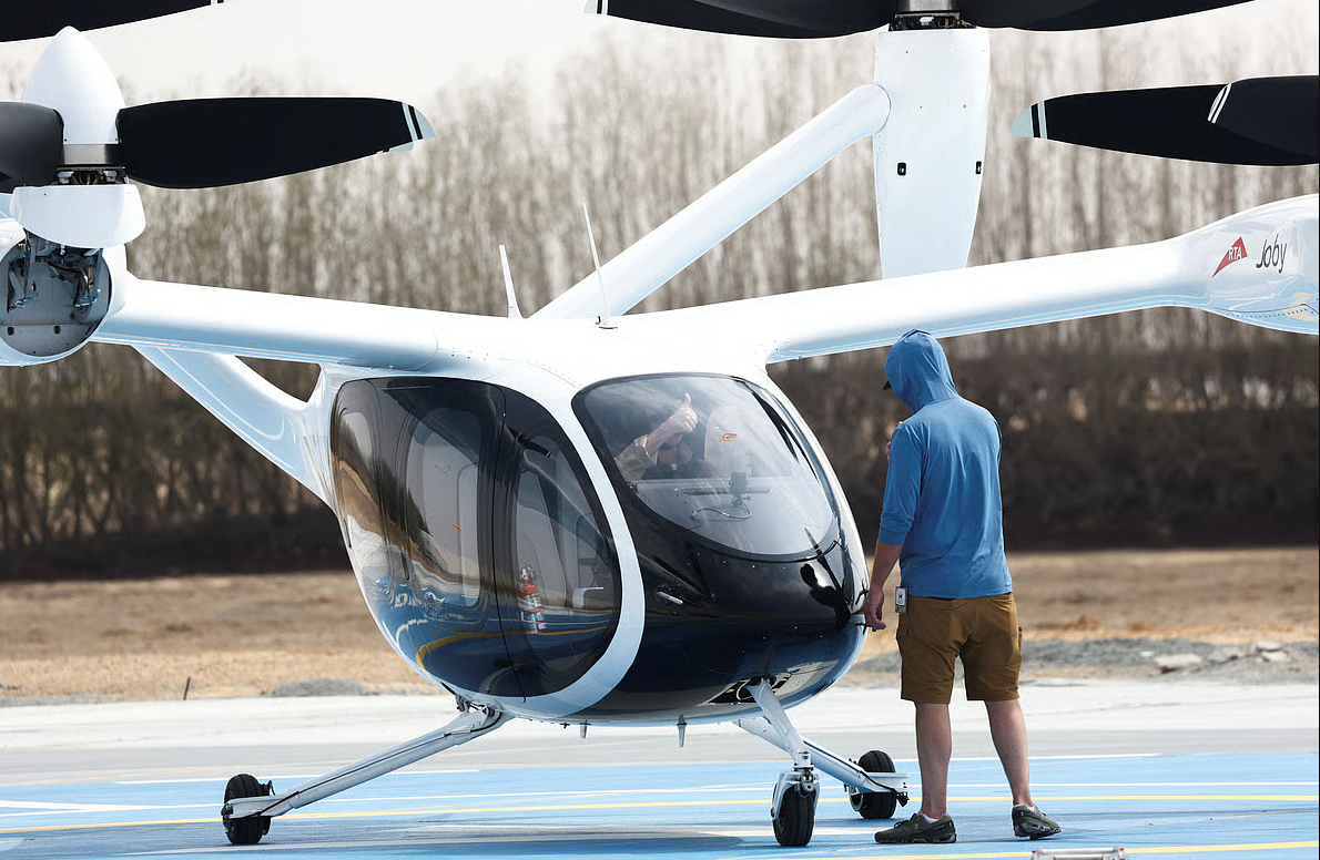 यूएईले गर्‍यो उड्ने ट्याक्सीको सफल परीक्षण, अर्को वर्षदेखि बजारमा आउने