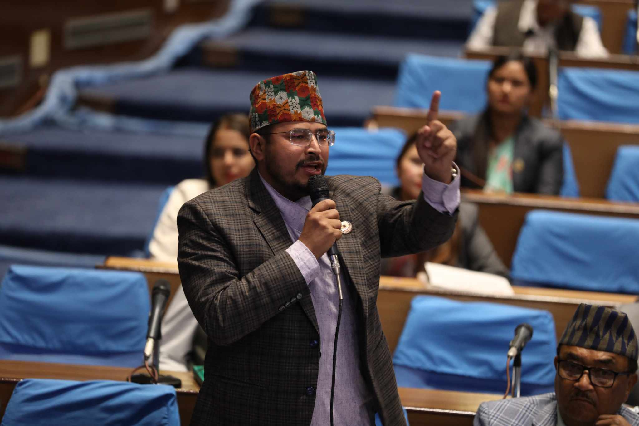 राप्रपा सांसद शाहीको व्यंग्य : भ्रष्टाचार गर्न नपाए ओली क्याबिनेटमा जानू