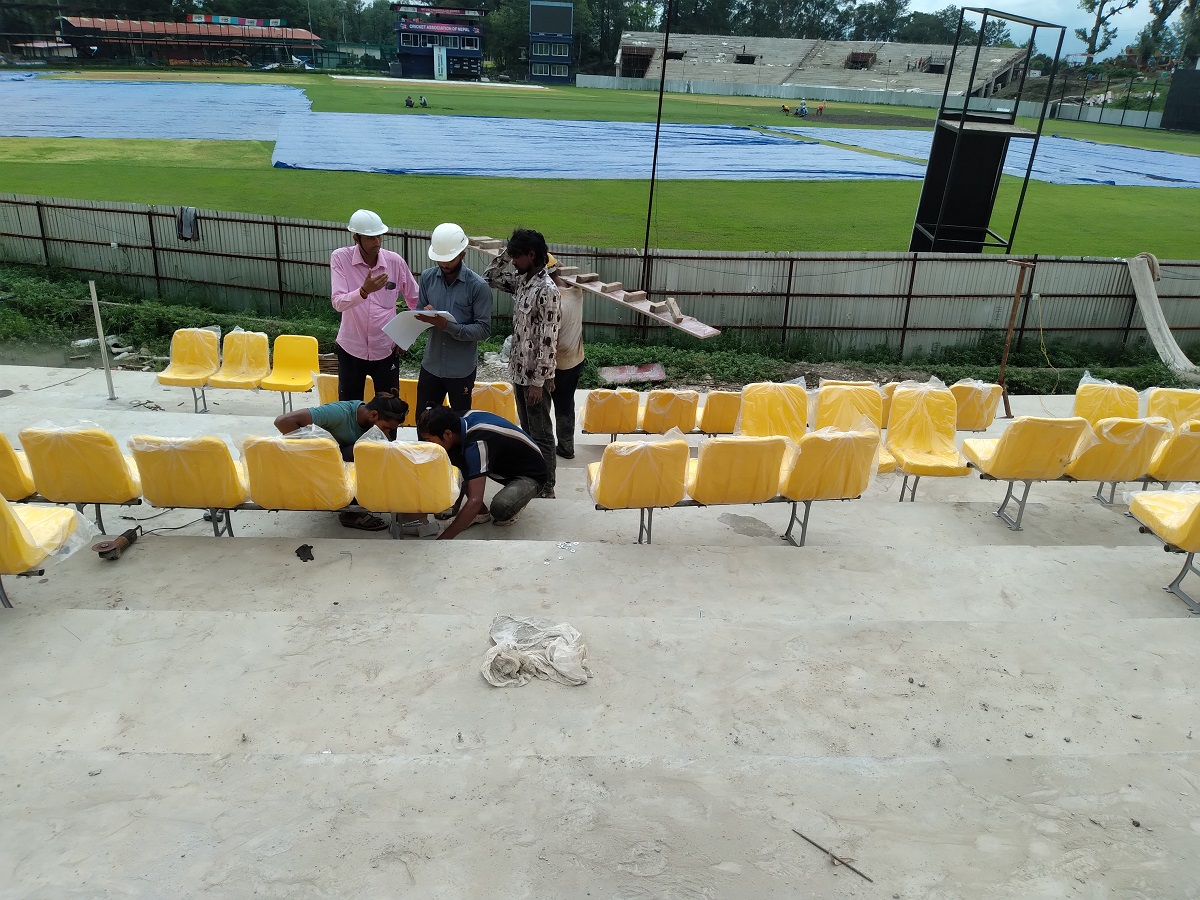 त्रिवि क्रिकेट मैदानमा कुर्सी जडान सुरु