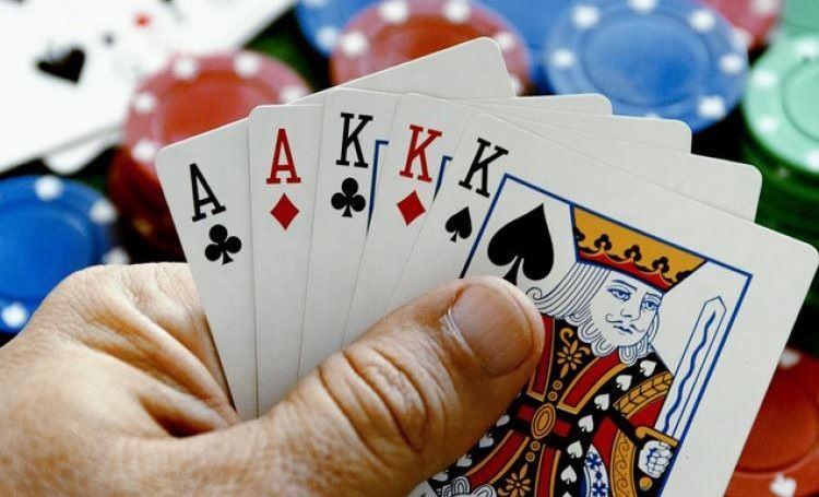 अछाममा जुवातास खेल्दै गरेका छ जना पक्राउ