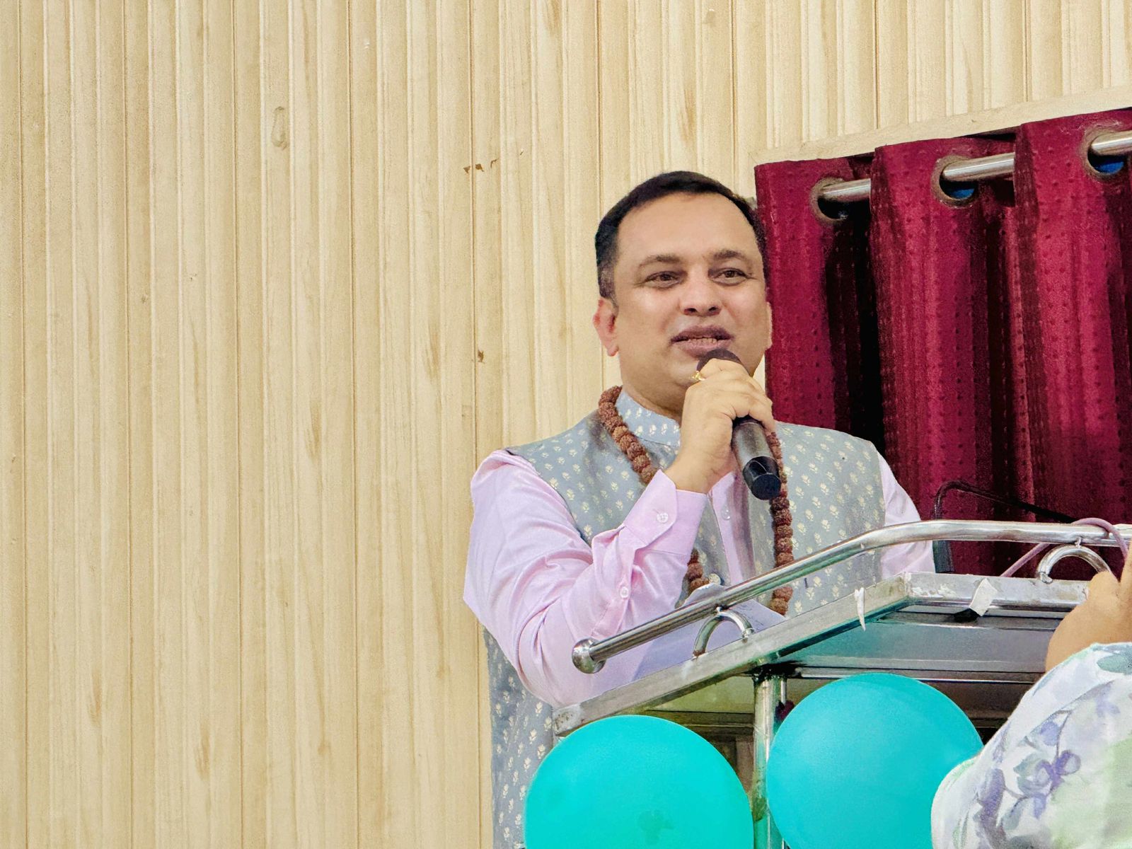 ओली राष्ट्रको आवश्यकता हो, विकल्प होइन : अध्यक्ष पाण्डे