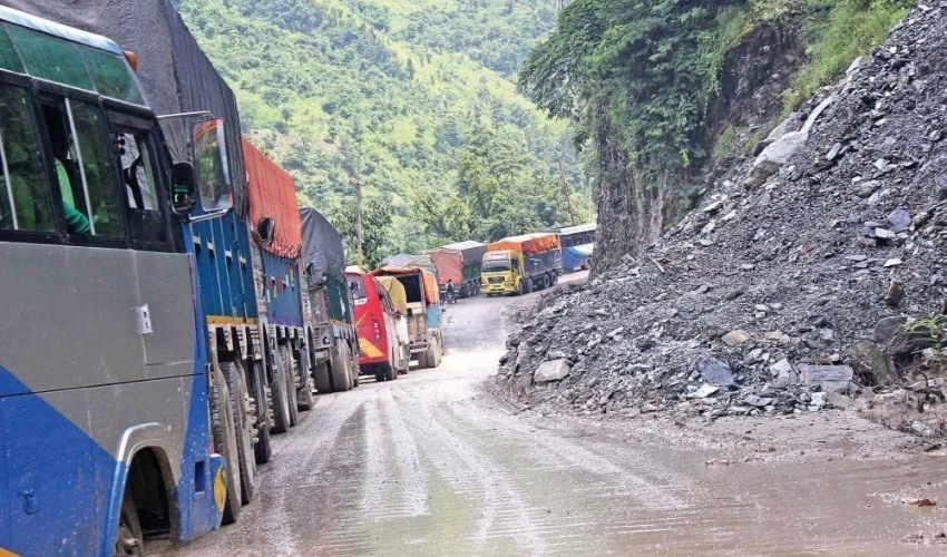 अवरुद्ध जयपृथ्वी राजमार्ग  खुल्यो