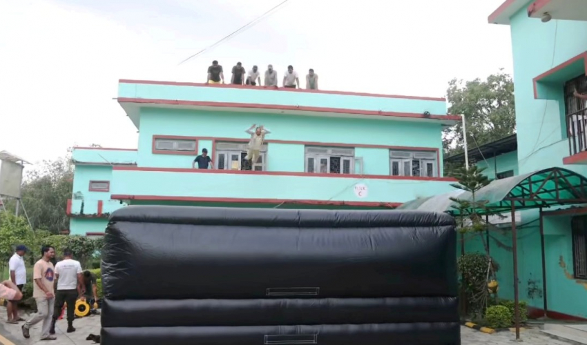 धनगढीले किन्यो सेफ्टी जम्प एयर ब्याग