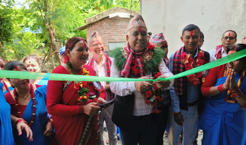 सृजनशिल सहकारीको कृषि उपज संकलन केन्द्र भवनको उद्घाटन