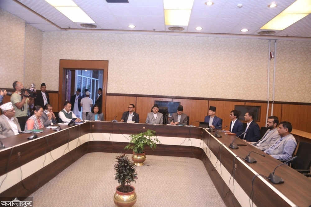 ‘कुलिङ अफ पिरियड’ छलछाम : छानबिन समिति बैठकमा विवाद कायमै, विपक्षी दलका सांसदको अल्टिमेटम