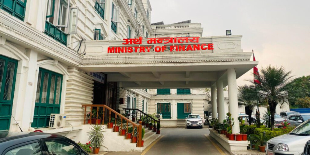 चालु आर्थिक वर्षको अन्त्यसम्ममा मुलुकको सार्वजनिक ऋण २९ खर्ब ४२ अर्ब पुग्ने