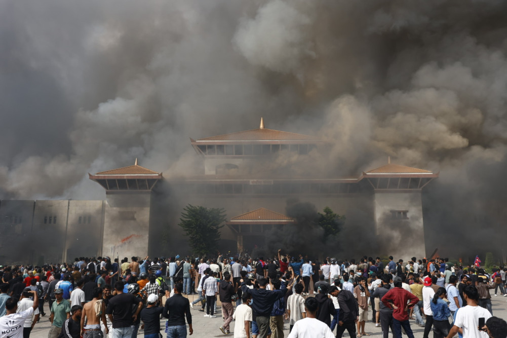 संसद् सचिवालयद्वारा प्रदर्शन क्रममा घर लगिएका सामान फिर्ता गर्न आग्रह