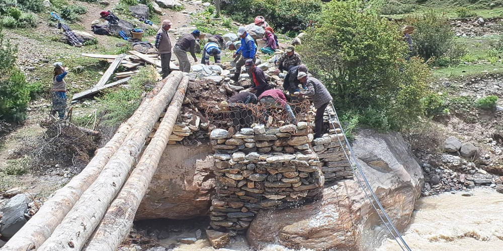 लिपुलेकमुनिका गाउँका पीडाः ‘गाउँ जान बाटो छैन, फोन गर्न सञ्चार नाइ’