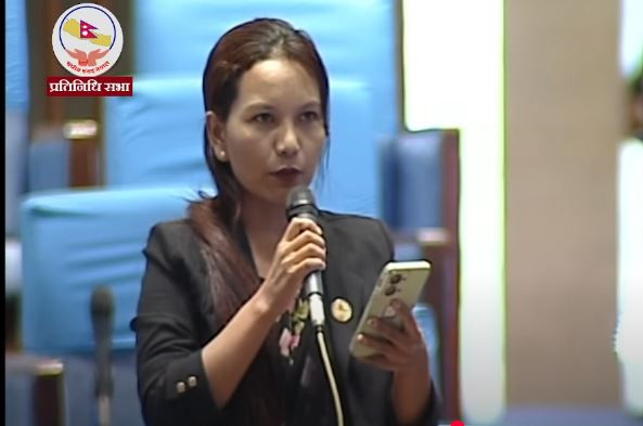 टिपाइएको विषय नबोलेपछि आकस्मिक समयमा सभामुखले काटे सांसद छिरिङल्यामु लामाको माइक