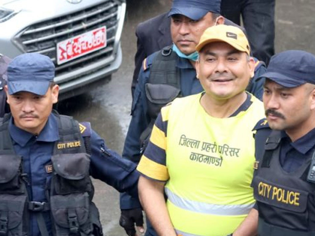 अदालतमा मुद्दा रहेका दुर्गा प्रसाईं अन्तरिम सरकार गठन हुँदा मन्त्री बन्ने कसरतमा!