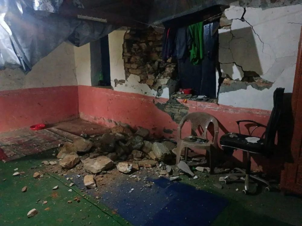 दार्चुलामा पहिरोले विद्यालय भवनमा क्षति